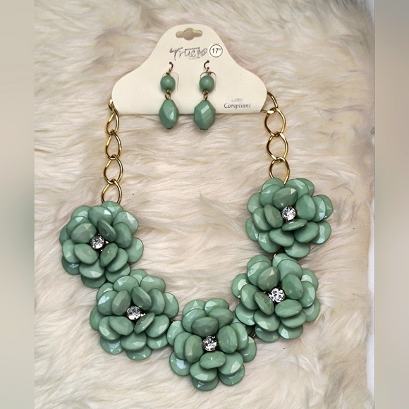 Statement Chunky Flower Rhinestone Necklace Set Mint Green Lobster Claw … - Picture 1 of 7